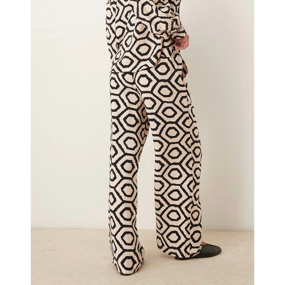 Sincerely Jules Cream Black Geometric Hexagon Wide Leg Pants XL NWT Mod Retro